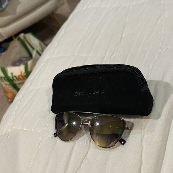 Kendall & Kylie Silver Sunglasses Fashionable Accessories main image 4
